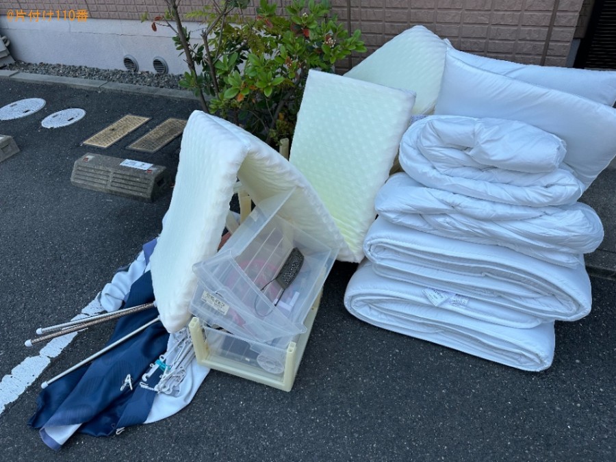 カラーボックス、照明器具、収納ケース、メタルラック、布団等の回収